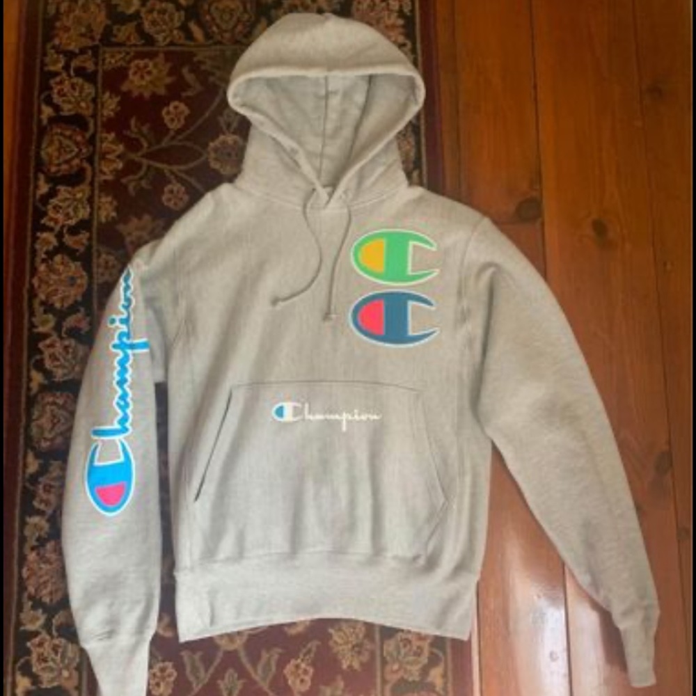 NEW Never Worn Champion Reverse Weave Colored Logo Hoodie